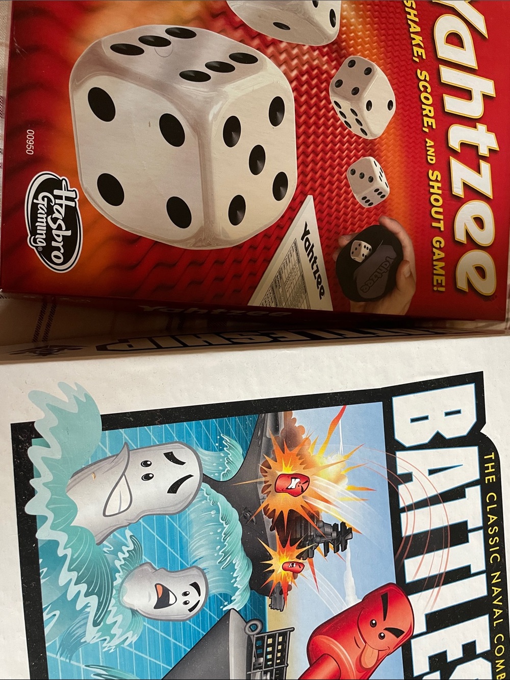 Hasbro Yahtzee Box Set in Red - Classic Dice Graphics